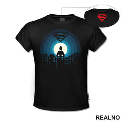 Silhouette Man In A Dark City At The Full Moon - Superman - Majica