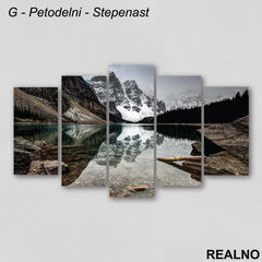 Reka, planine pod snegom i maglom - Slika na platnu - Kanvas