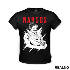 Pablo Escobar Holding Money Bulls - Narcos