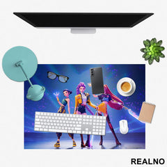 Rumi, Mira And Zoey - Weapons - Glow - Huntrix - Kpop Demon Hunters - Podmetač za sto