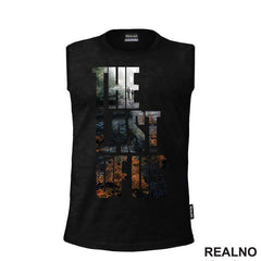 Ellie And Joel - Logo - Walking At Ruined City - The Last Of Us - Majica