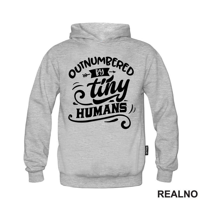 Outnumbered By Tiny Humans - Humor - Mama i Tata - Ljubav