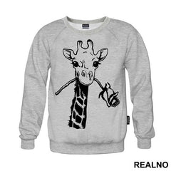Giraffe With A Rose - Životinje