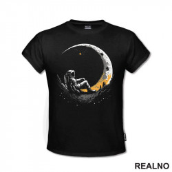 Astronaut Sedi Na Žutom Mesecu - Space - Svemir - Majica