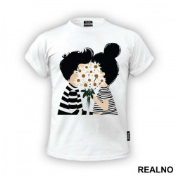 Couple Kissing Behind Daisies - Ljubav - Majica