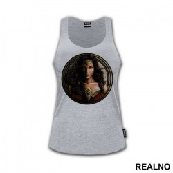 Portrait In The Shield - Wonder Woman - Majica