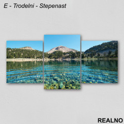 Bistra reka u šumi pod vedrim nebom - Slika na platnu - Kanvas