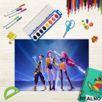 Rumi, Mira And Zoey - Weapons - Glow - Huntrix - Kpop Demon Hunters - Podmetač za sto Rumi, Mira And Zoey - Weapons - Glow - Huntrix - Kpop Demon Hunters - Podmetač za sto